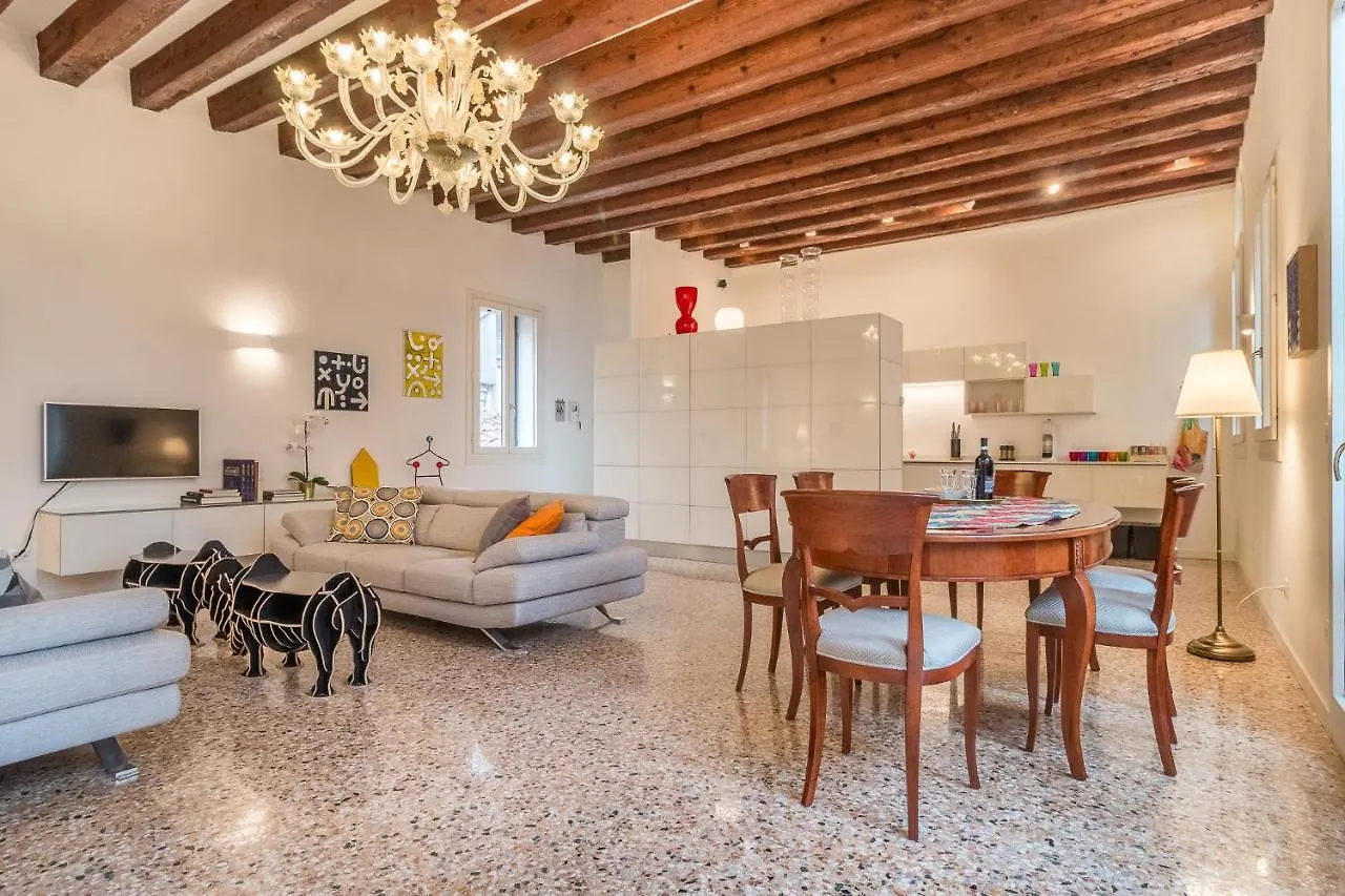 Apartment Gallery House Venice