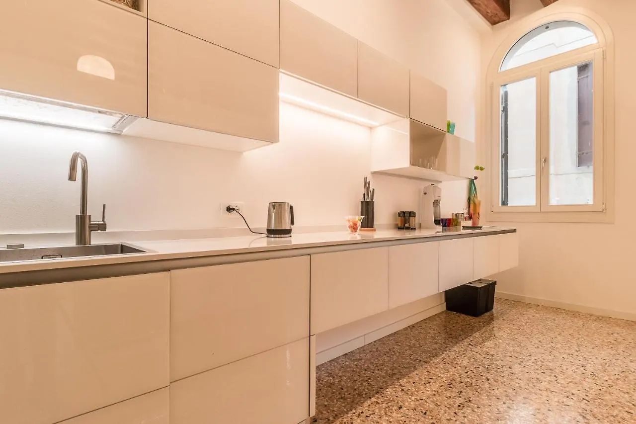 Gallery House Venice Apartment