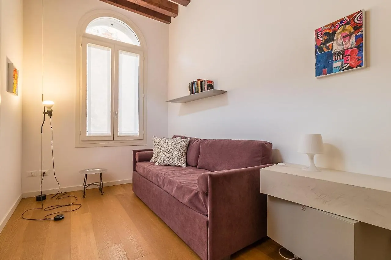 Gallery House Venice Italy