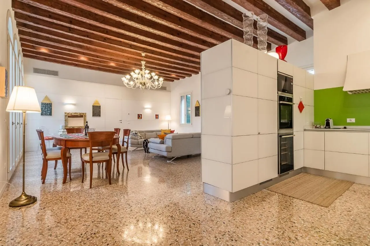 Apartment Gallery House Venice